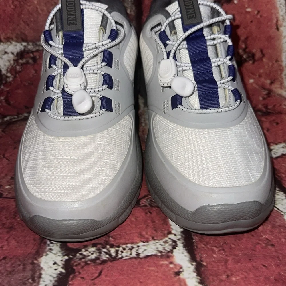 Anodyne Women's White Blue Sneakers Size 6W